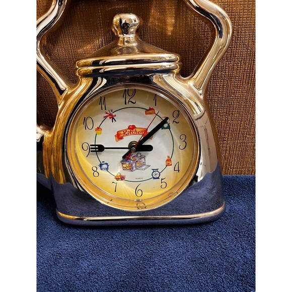 VTG Gold Tone Plastic Teapot Shaped Wall Clock - Picture 2 of 4